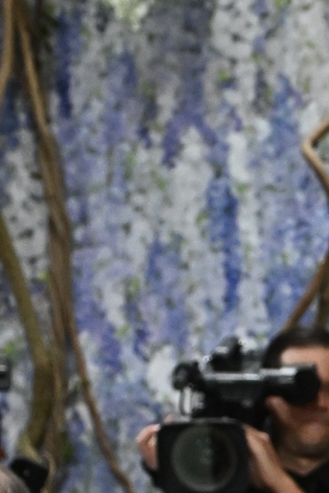 Bad Bunny lució un atuendo diseñado por él mismo en colaboración con Zara.