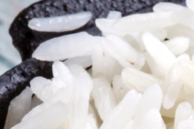 Tazón con arroz blanco
