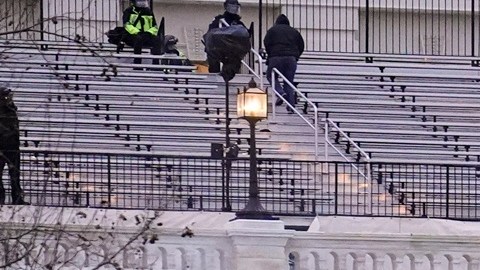 Departamento de Justicia borra publicaciones sobre el asalto al Capitolio de 2021 y los tilda de “propaganda partidista”