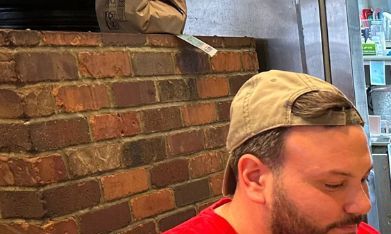Salvatore Lo Duca en su local de Brooklyn, uno de los tantos maestros pizzeros que ya experimentan con harinas alternativas más saludables.