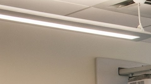 Las clases de preparación para el examen de GED de educación secundaria se dictan en español .