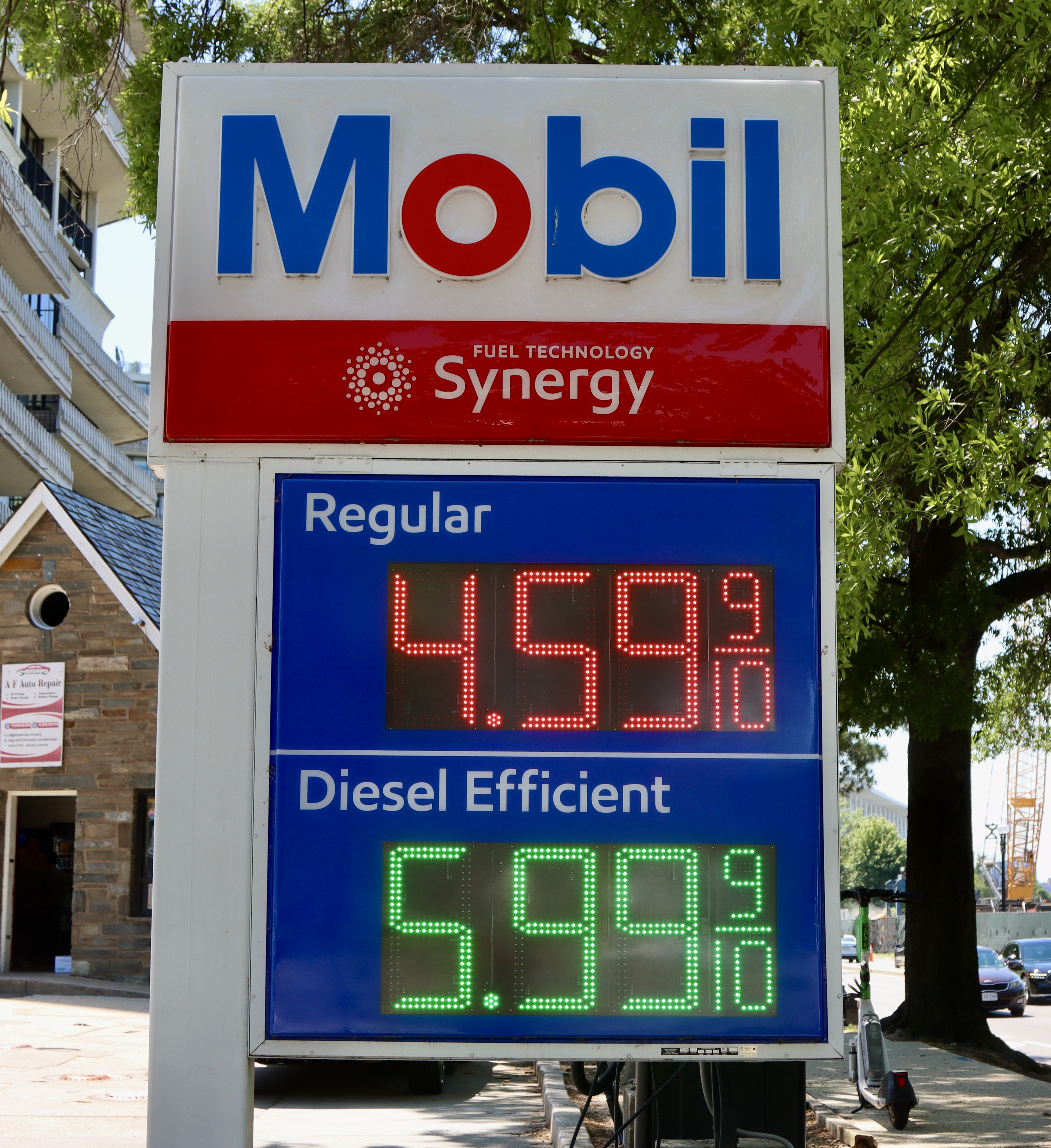 Gas Prices Hit $4.50 in NYC as Trump Tariffs and Persian Gulf War Bite Hard