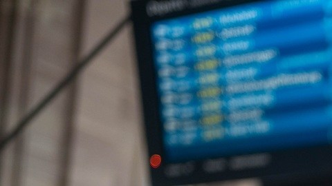 Las familias hispanas, impactadas por la inflación en comida y vivienda, enfrentan el dilema de posponer vacaciones o ajustar sus expectativas.