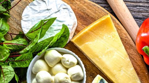 Variedad de alimentos antiinflamatorios.