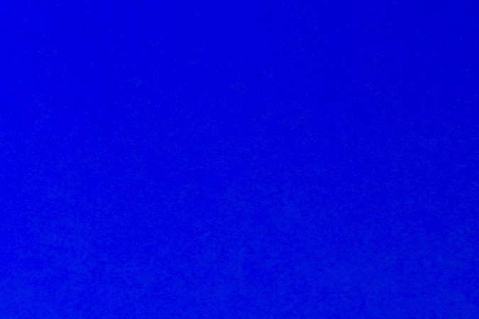 Letrero electrónico del MetLife Stadium muestra el logo de la FIFA y el hashtag @FWC26NYNJ promocionando el Mundial 2026 con cielo azul de fondo.