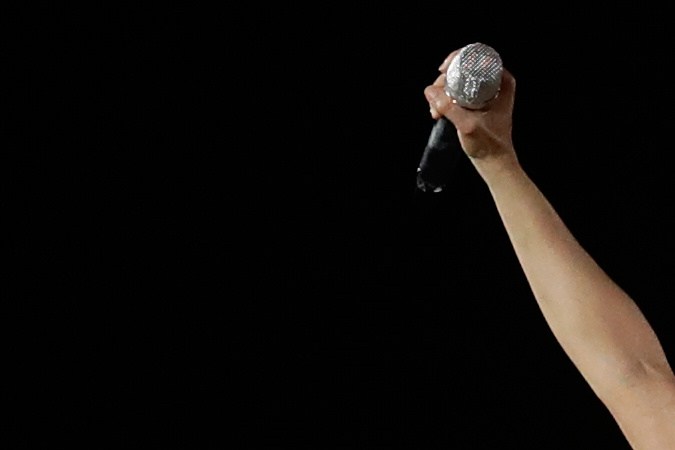Shakira se presentó junto con Maria Bethânia y otros artistas de Brasil.