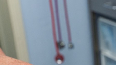 Una deuda médica puede convertirse en una carga que afecta tu crédito, tu acceso a vivienda y la estabilidad económica de la familia.
