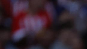 El delantero del Atlético de Madrid Antoine Griezmann recibe un homenaje tras el encuentro de la jornada 37 de LaLiga entre Atlético de Madrid y Girona FC, este domingo en el Estadio Metropolitano de Madrid.
