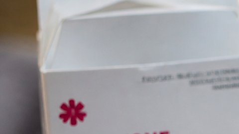 naloxona es un medicamento que revierte los efectos de los opioides en el organismo