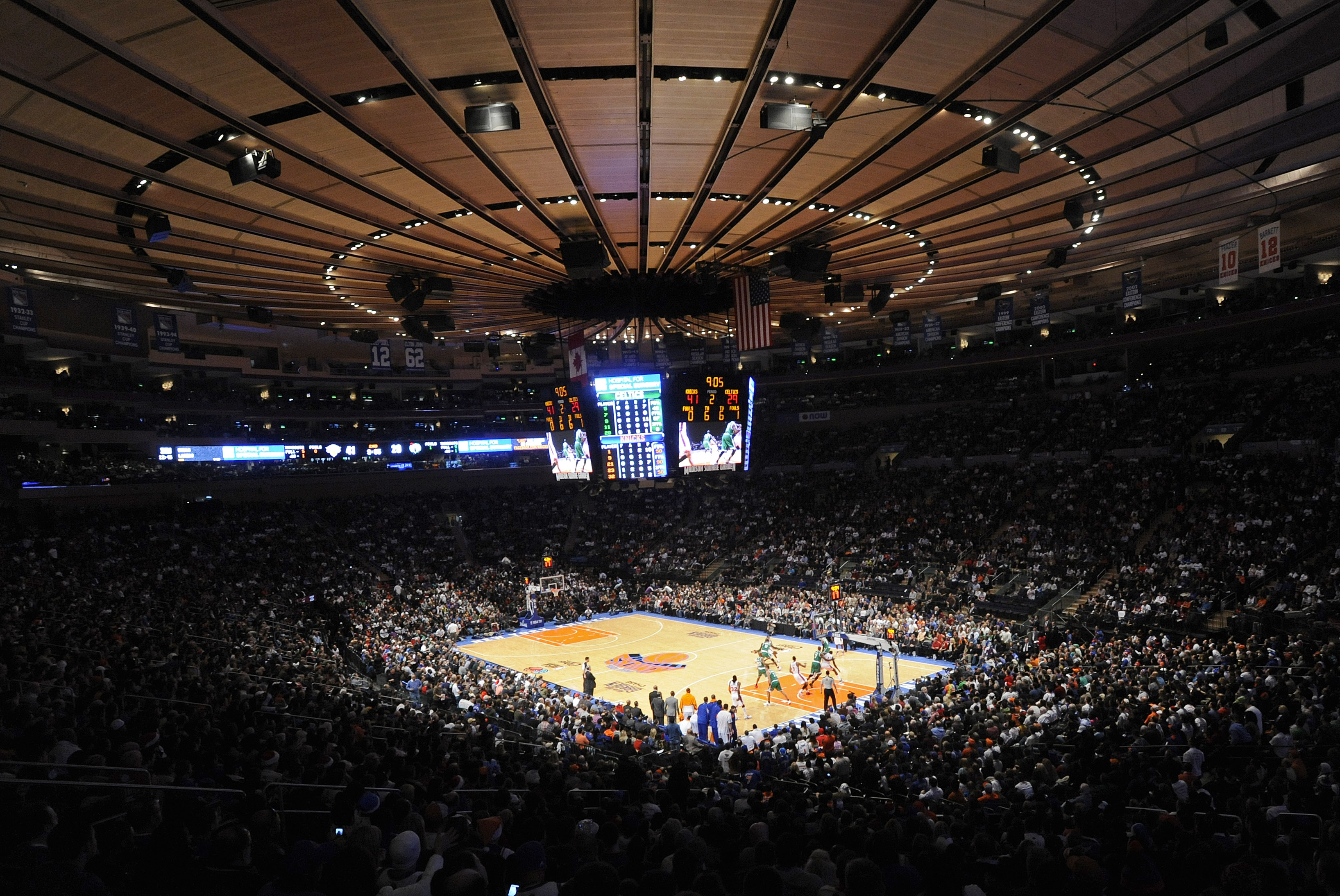 Máxima seguridad en Madison Square Garden por asistencia de Trump al tercer juego de&hellip;