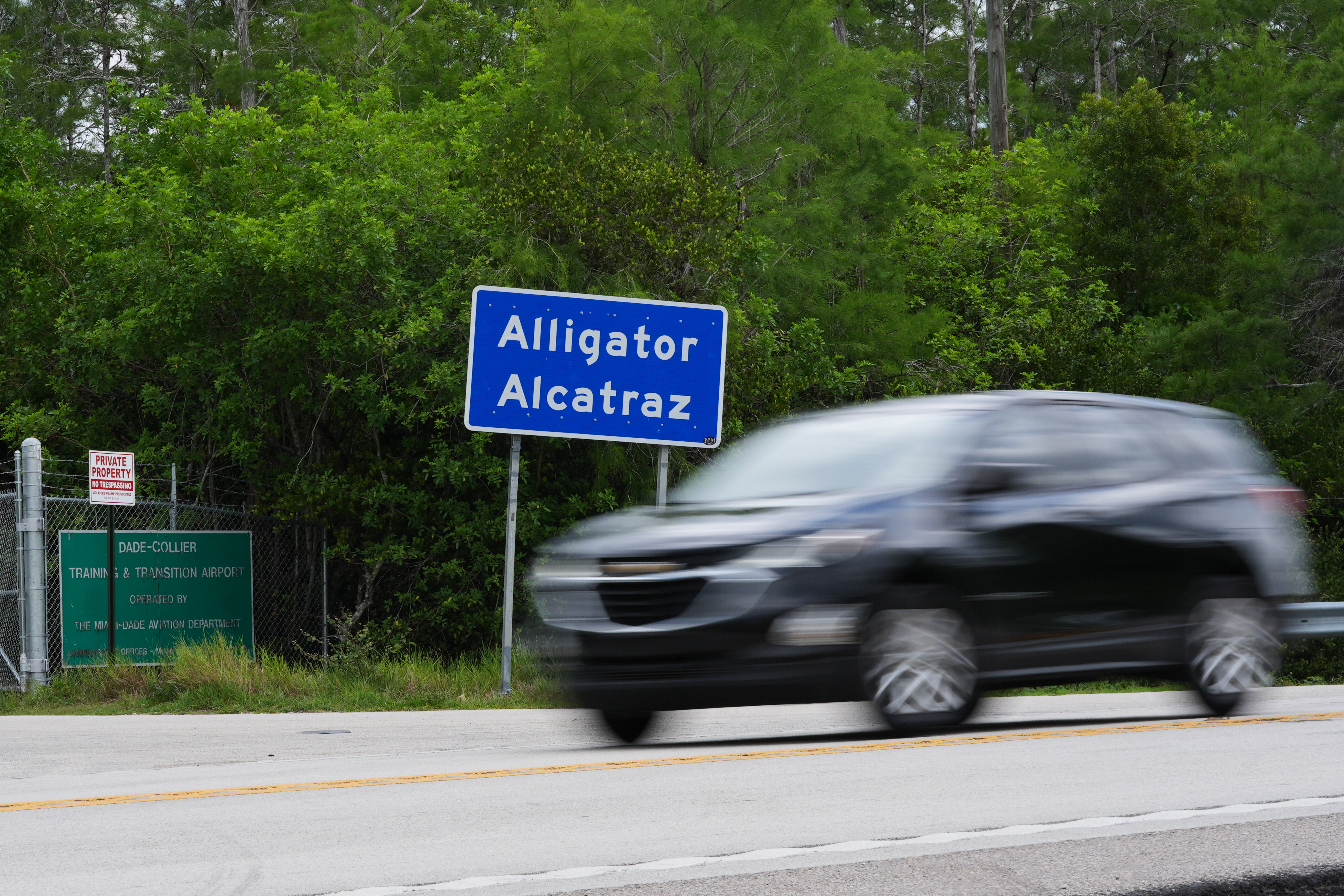 Florida defiende la continuidad de 'Alligator Alcatraz' y no