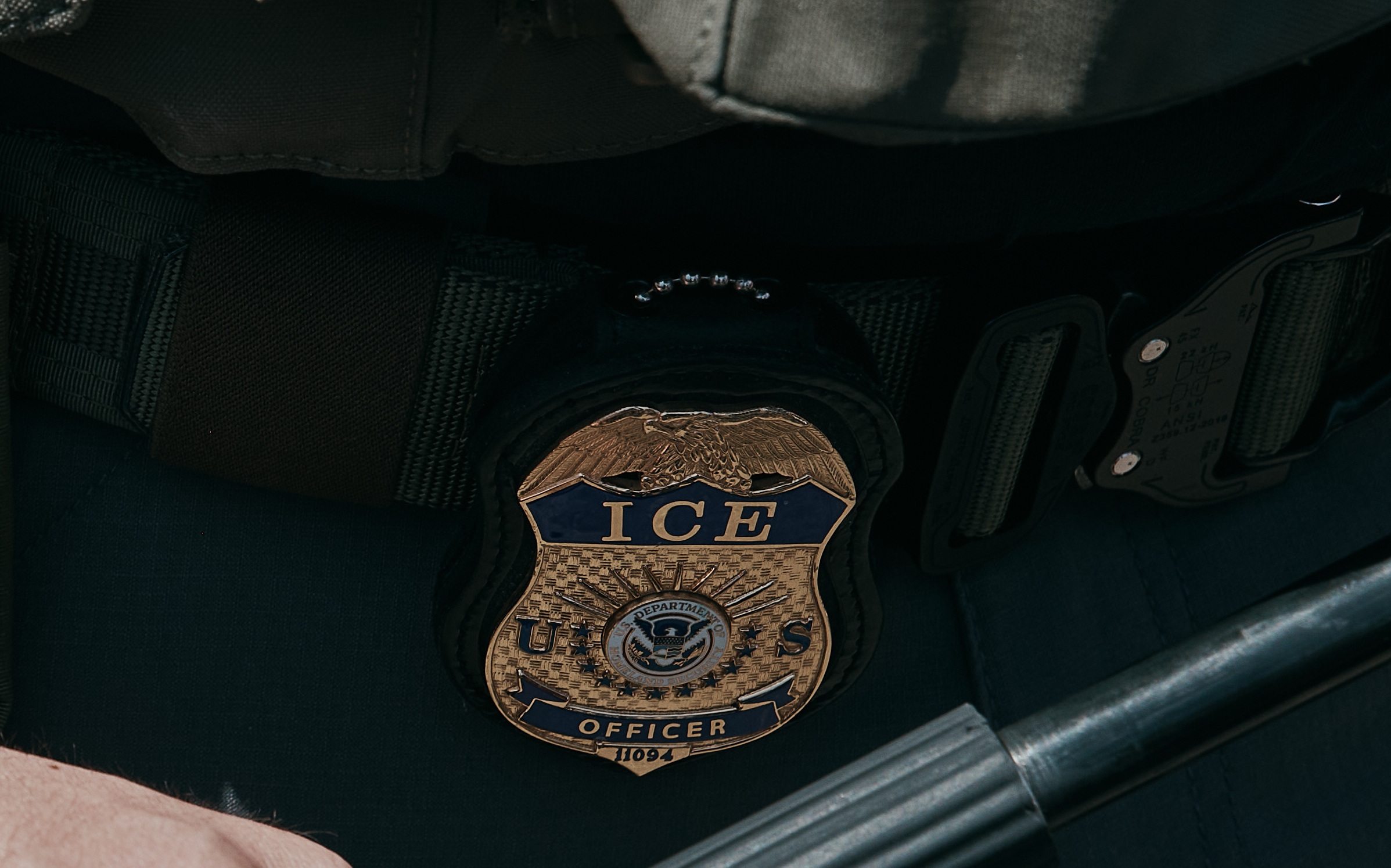 Agente de ICE dispara contra conductor de camioneta que lo embistió en Nueva Jersey