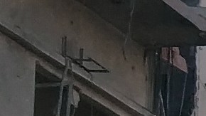 Estragos del ataque israelí en Tiro, Líbano, el domingo.