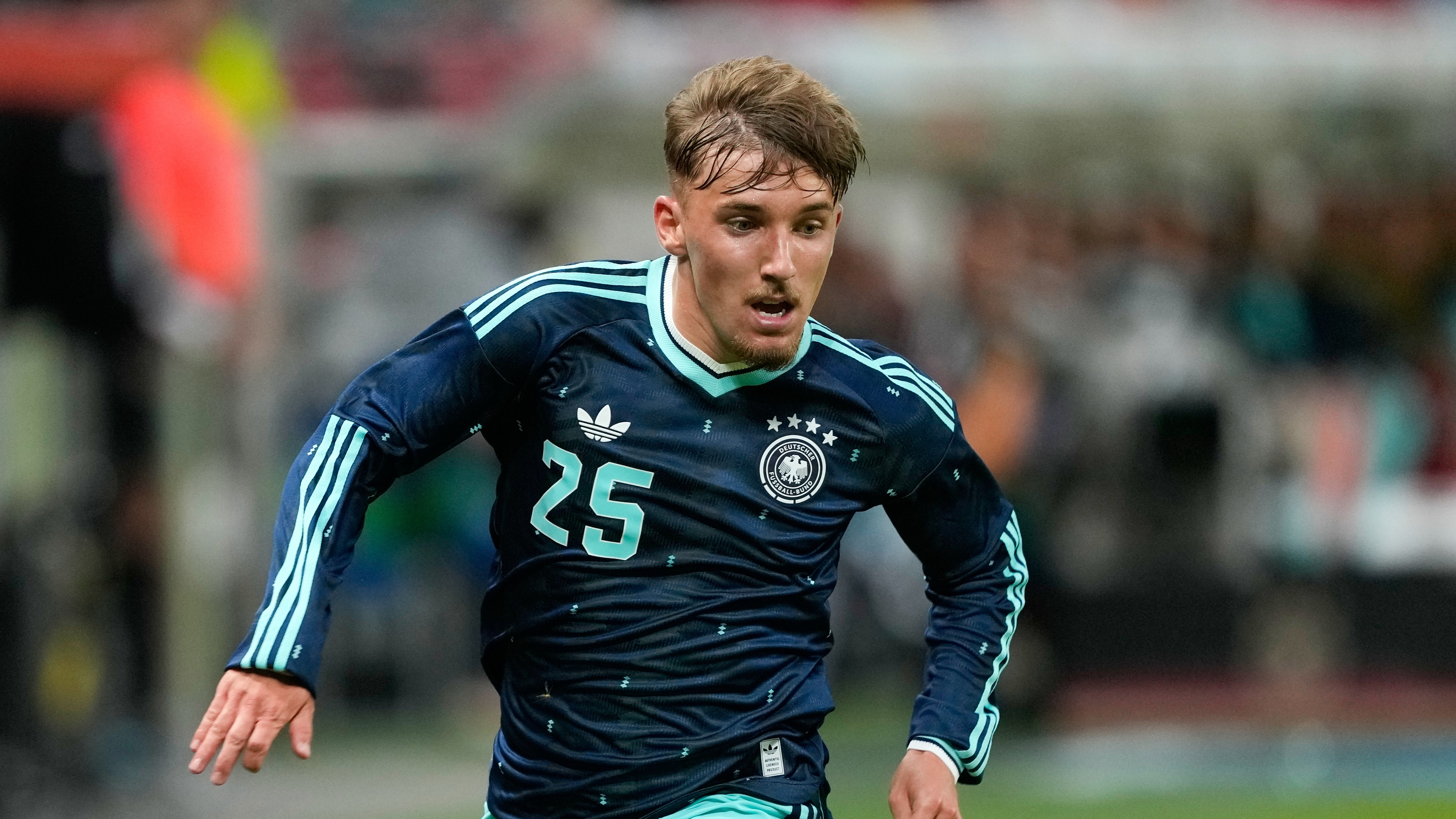 Alemania podría perder para el Mundial 2026 a Lennart Karl por una grave lesión