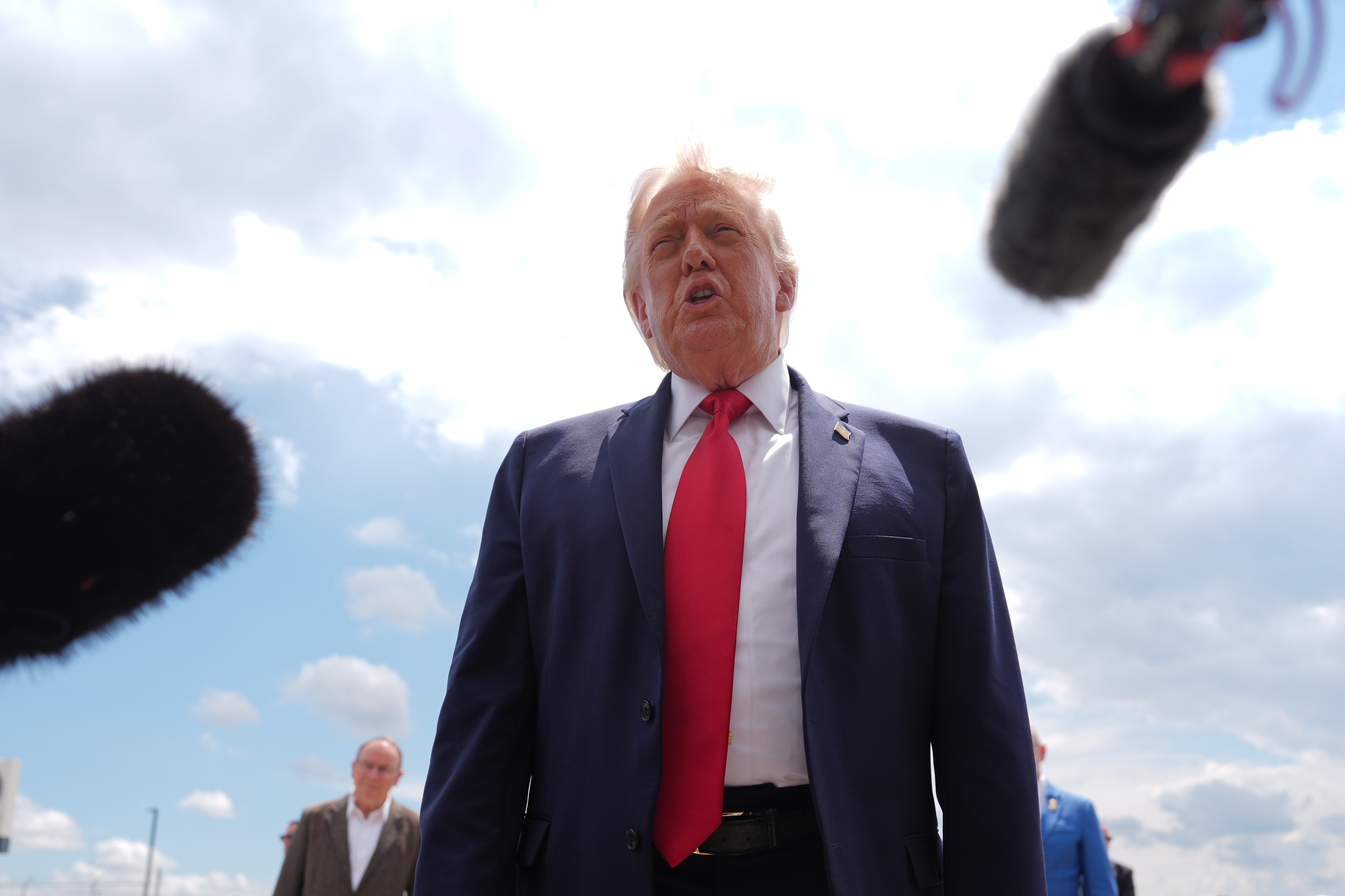 Trump arremete contra las elecciones de California y afirma que fueron un “fraude”