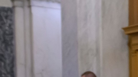 Tom Kean Jr. abandonó el Capitolio sin responder preguntas de la prensa.