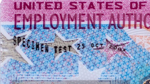 El DHS prepara nueva regla para el Documento de Autorización de Empleo.