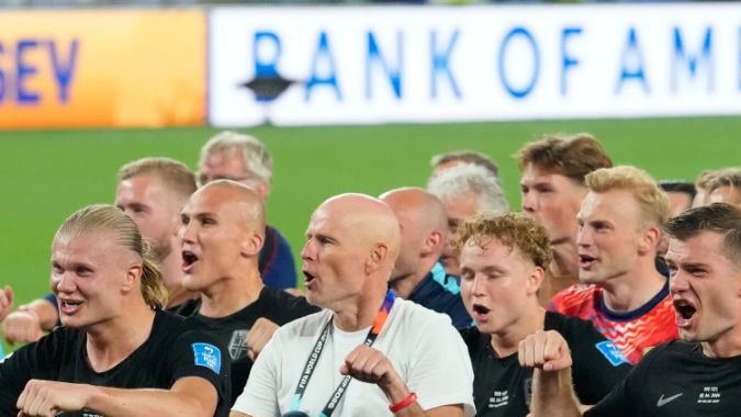 Un detalle de la comida preparada por los chefs para los jugadores de fútbol de Noruega