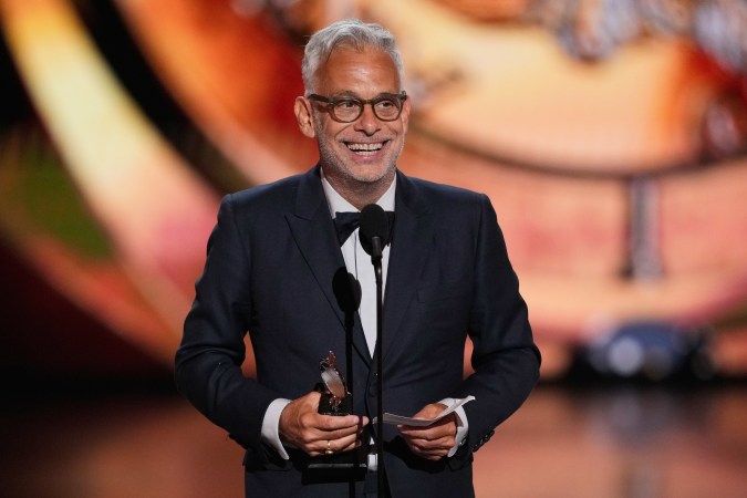 Joe Mantello ganó el premio a Mejor Dirección por su trabajo en "Death of a Salesman".