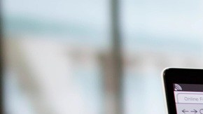 La falta de tiempo, orientación y acceso a información en español son los principales obstáculos para las familias hispanas en condición de retiro, para maximizar su ingreso.