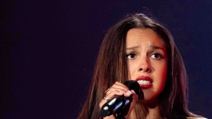 Además, la joven se prepara para presentar en vivo las canciones de su reciente producción discográfica