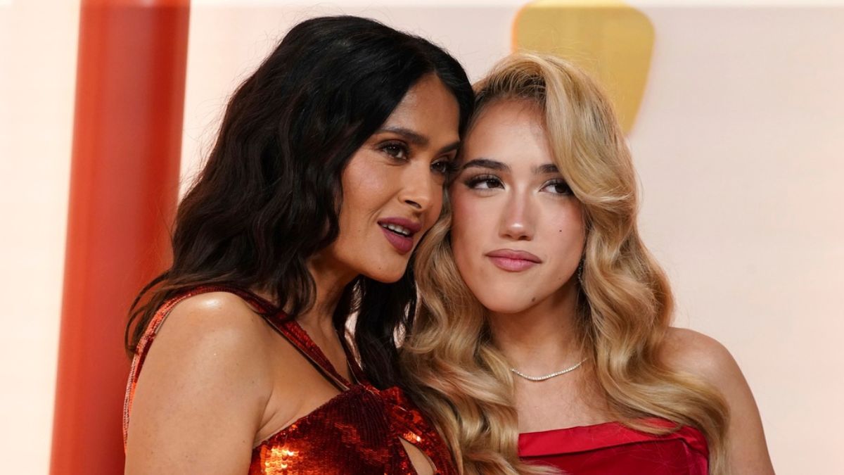 La unión de Salma Hayek y su hija en el concierto de Bad Bunny