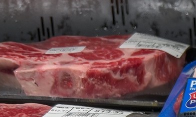 Si Walmart está apostando por el mercado de lujo, asume que la carne de res accesible dejó de ser rentable como propuesta de valor masiva.