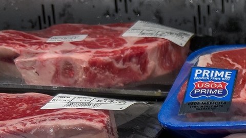 Si Walmart está apostando por el mercado de lujo, asume que la carne de res accesible dejó de ser rentable como propuesta de valor masiva.