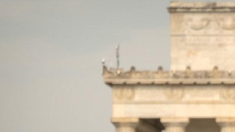 Trump reporta seis detenidos por daños en el estanque reflectante y asegura que presentará pruebas ante los tribunales