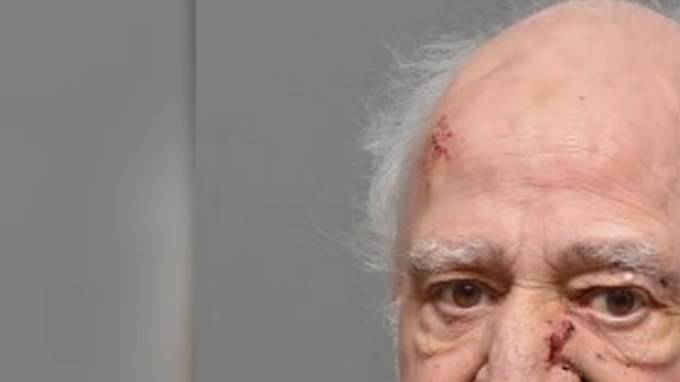 Steven Schwally al ser arrestado en 2024 en Long Island (NY).