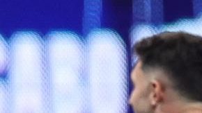 Marc Cucurella, de España, realiza su rutina de calentamiento previa al partido de la fase de grupos de la Copa Mundial de la FIFA 2026 entre España y Cabo Verde, en Atlanta, EE. UU., el 15 de junio de 2026.