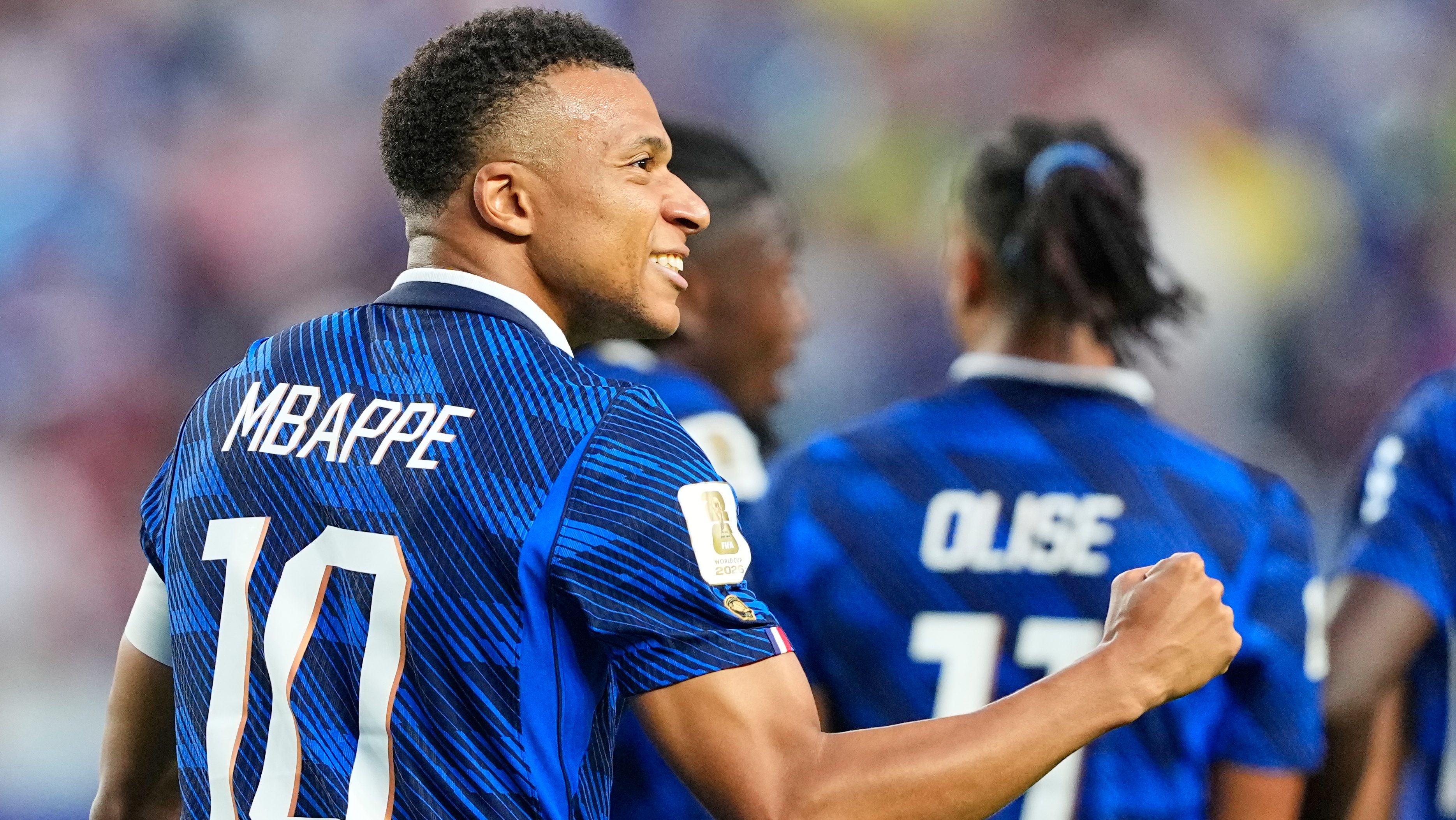 Francia goleó 3-0 a Irak con un Mbappé de récords y selló su pase&hellip;