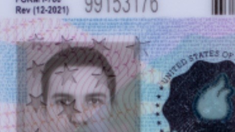 La orden de un juez en Rhode Island incluye permitir trámites de permisos de trabajo a ciertos inmigrantes.