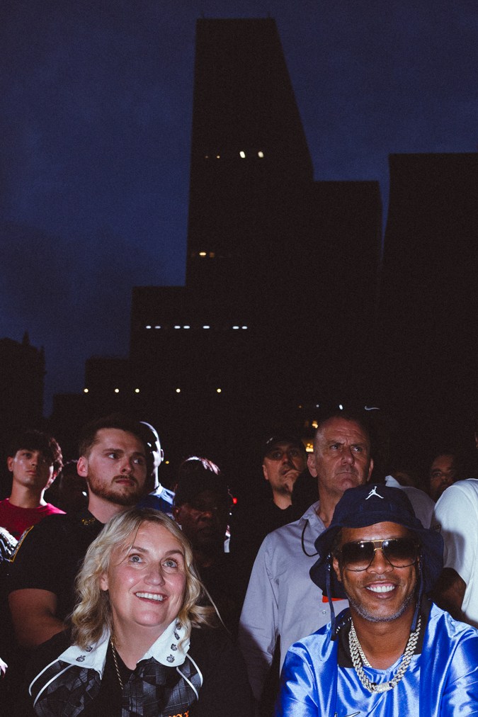 Ronaldinho fue una de las celebridades que pasaron por Bryant Park.
