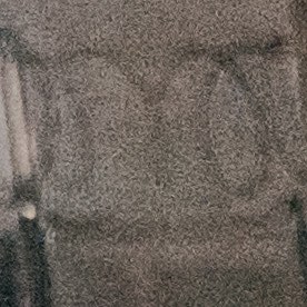 Agentes del ICE realizan un arresto mientras se enfrentan con manifestantes a las afueras del centro de detención Delaney Hall durante una protesta el miércoles 27 de mayo de 2026 en Newark, Nueva Jersey.