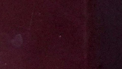 Trump observa un espectáculo de fuegos artificiales durante el evento "Salute to America", una celebración del Día de la Independencia en honor al 250 aniversario de la nación.