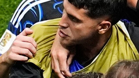 Argentina derrotó a Inglaterra por 2-1 y desató memes.