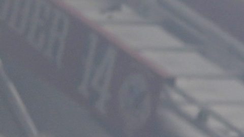 El incendio, que necesita la intervención de 250 oficiales bomberiles, causó "graves daños" en el edificio y causó el desplazamiento de muchas familias.