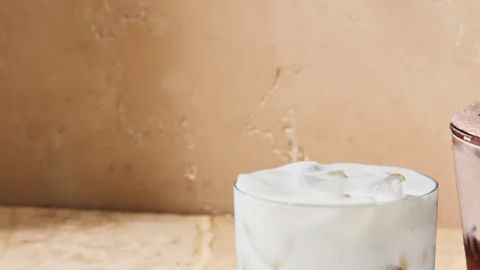 Tres bebidas con espuma fría de Starbucks