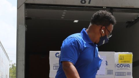 El equipo de Goya Foods coordina desde Miami el envío de las 100,000 libras de alimentos destinadas a las comunidades venezolanas.