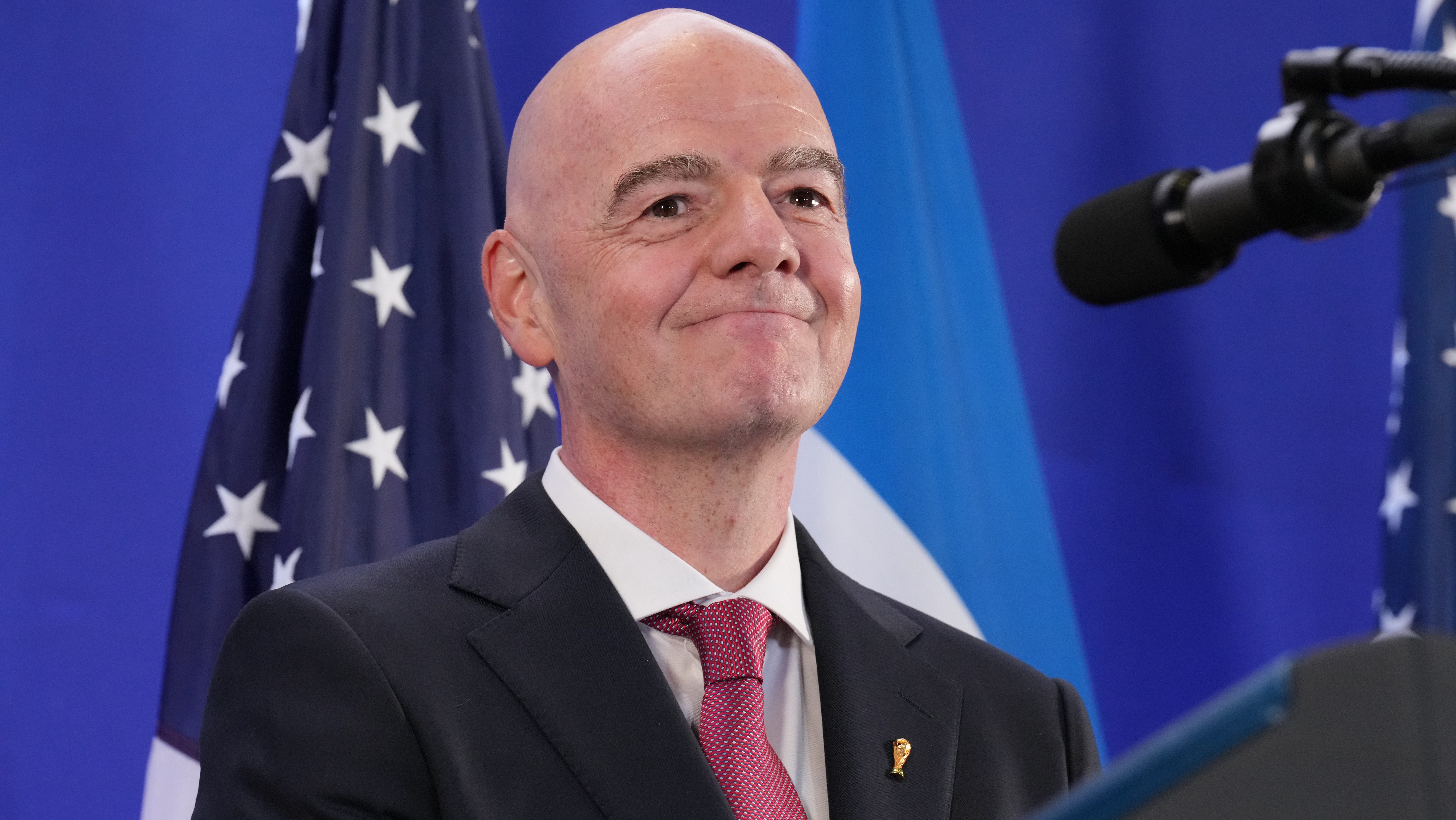 Primer ministro británico tildó de “indignante” la propuesta fallida de privatización de FIFA