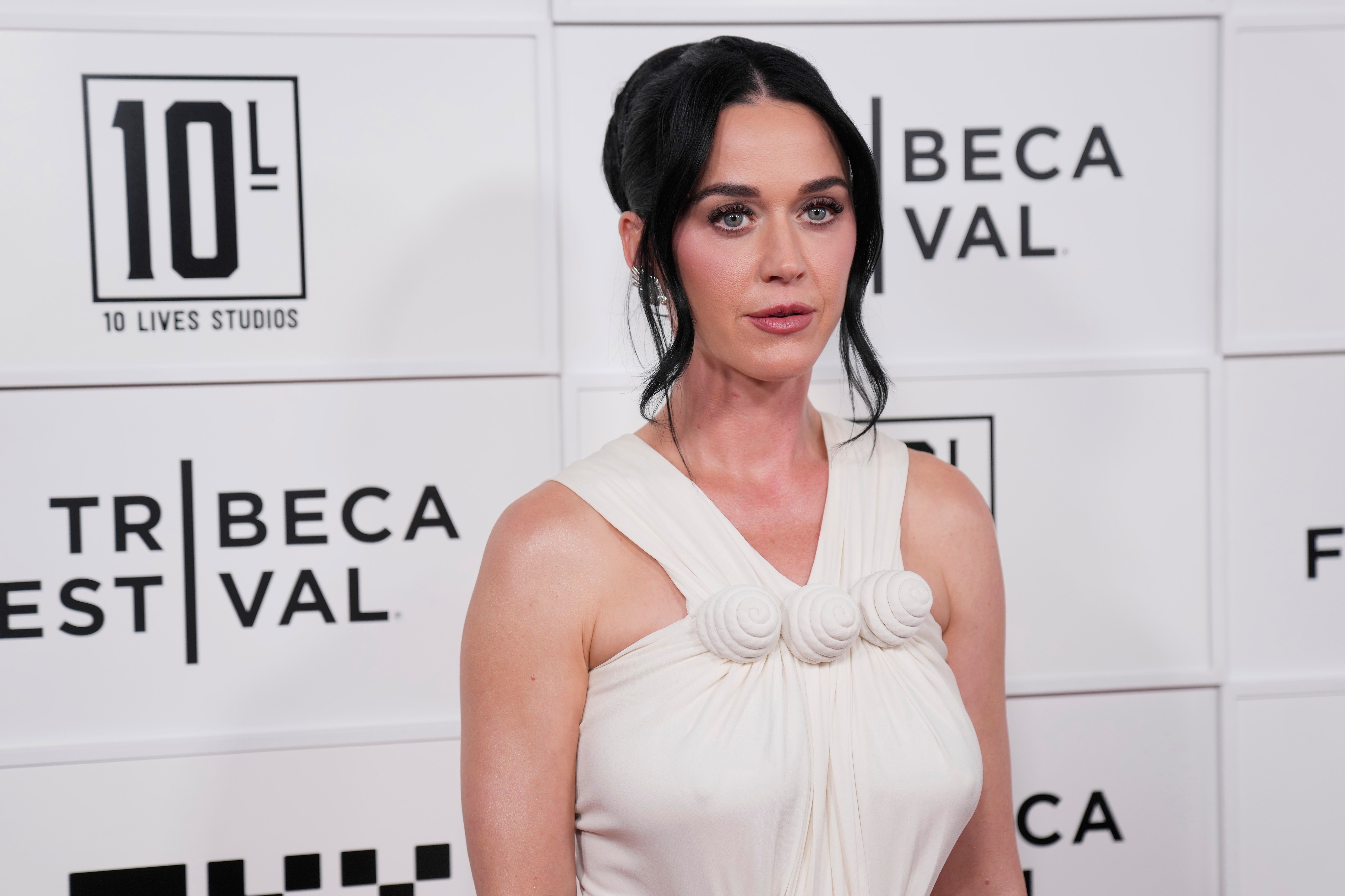 Katy Perry reclama a la Casa Blanca por usar su canción “Fireworks” en un&hellip;