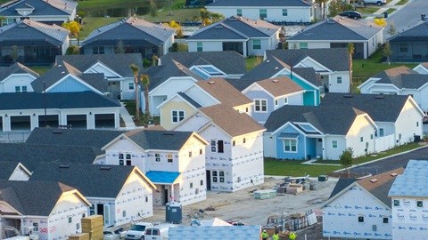 La nueva legislación representa el mayor intento federal en décadas por ampliar el acceso a la vivienda.