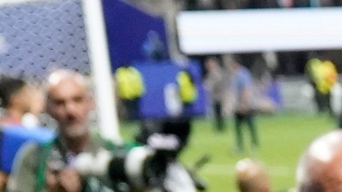 El argentino Lionel Messi (10) reacciona al abandonar el campo tras la victoria en el partido de semifinales de la Copa del Mundo entre Inglaterra y Argentina, en Atlanta, el miércoles 15 de julio de 2026.