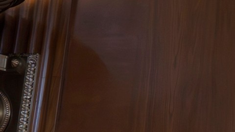 Mitch McConnell continúa hospitalizado mientras crece la incertidumbre sobre su regreso al Senado