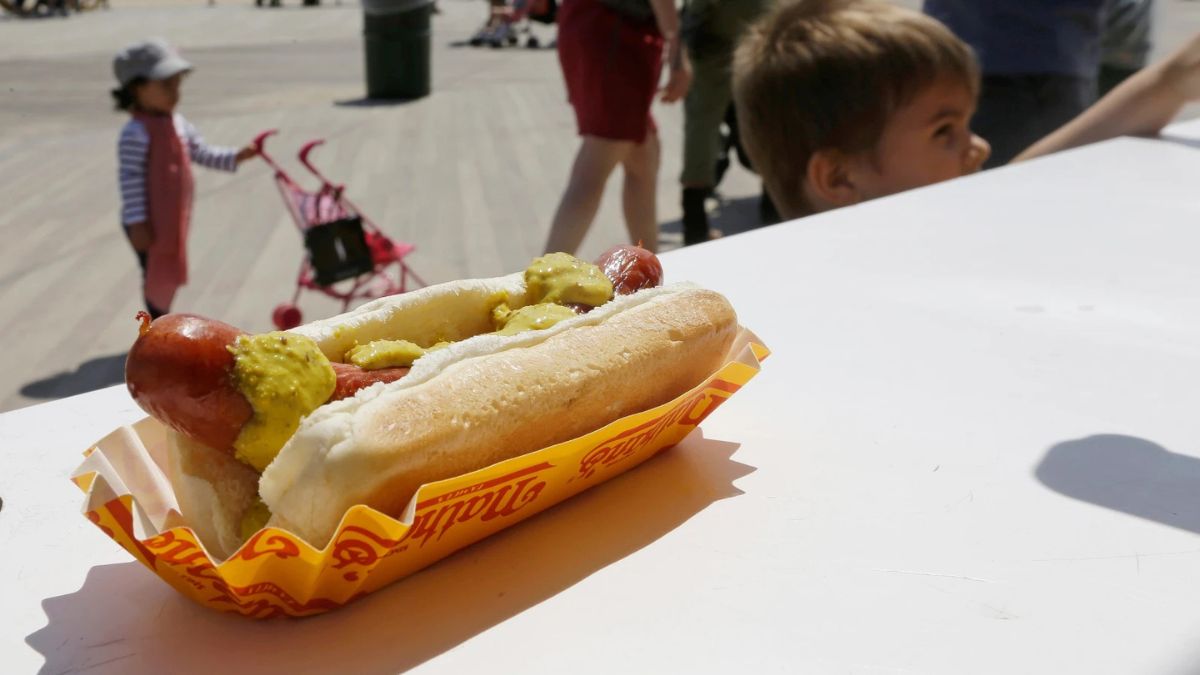 La batalla del hot dog en EE. UU.: el duelo definitivo entre Nueva York&hellip;