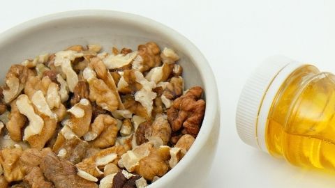 Frutas de bajo índice glucémico y vegetales de hoja verde: aliados clave para la depuración natural del hígado.