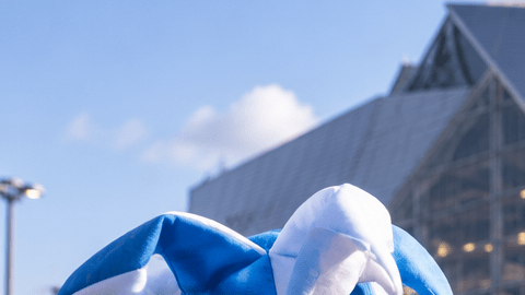 Aficionados de Argentina e Inglaterra frente a un operativo de seguridad antes de la semifinal del Mundial 2026 en Atlanta