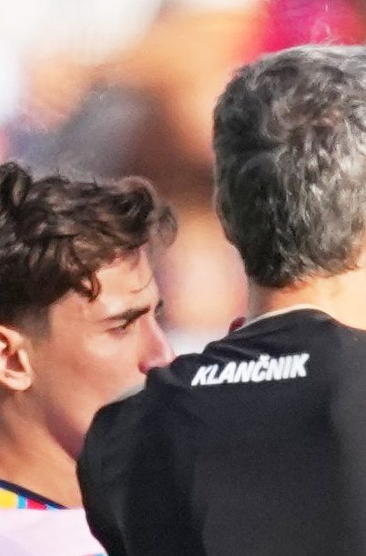 Jugadores se enzarzan en una pelea durante la final de la Copa del Mundo de fútbol entre España y Argentina en East Rutherford, Nueva Jersey, cerca de Nueva York, el domingo 19 de julio de 2026.
