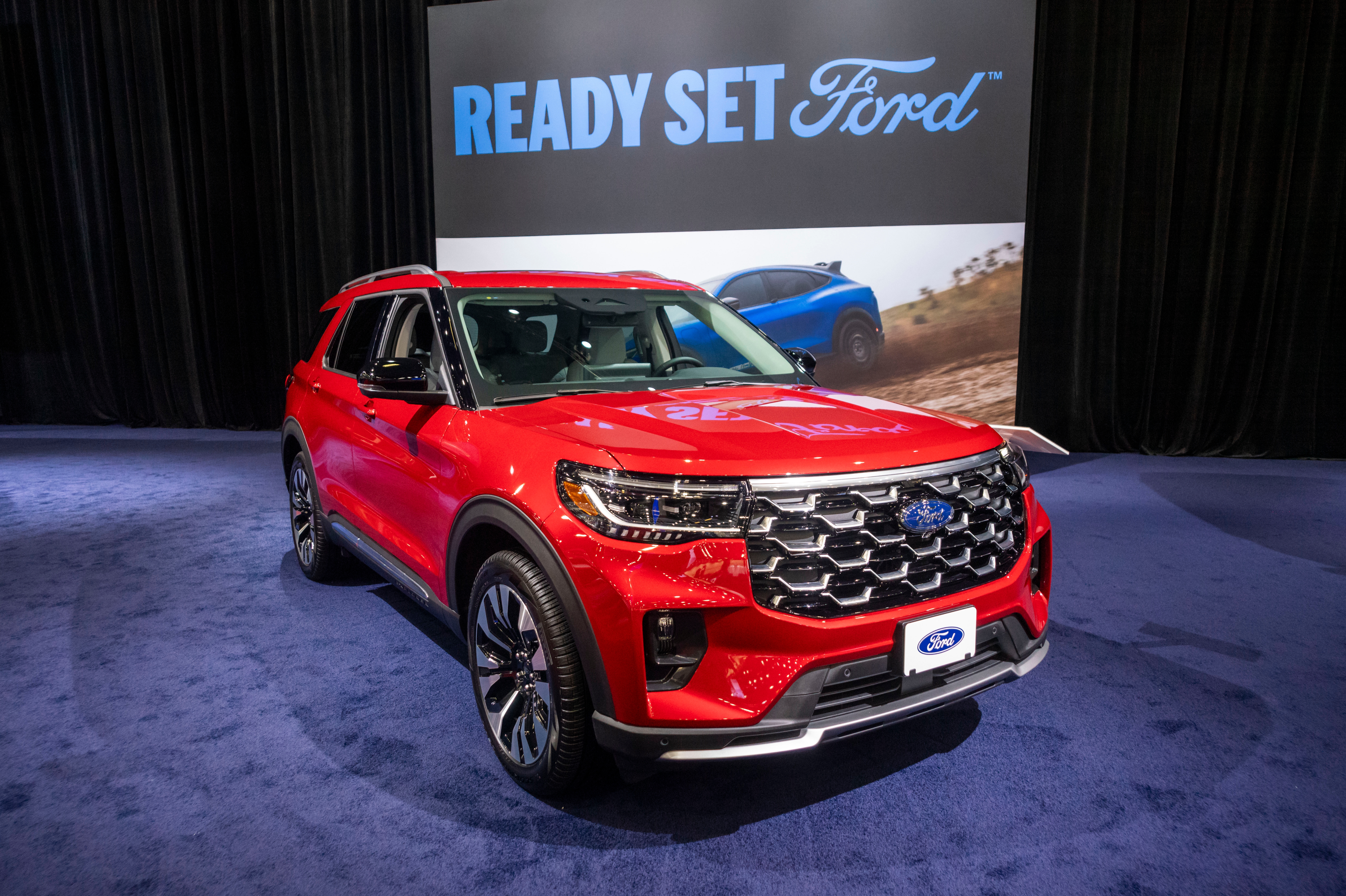 Ford retira del mercado casi 388,000 vehículos por riesgo de lesiones